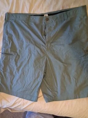 Men's Lightweight Casual Shorts in Sage Green